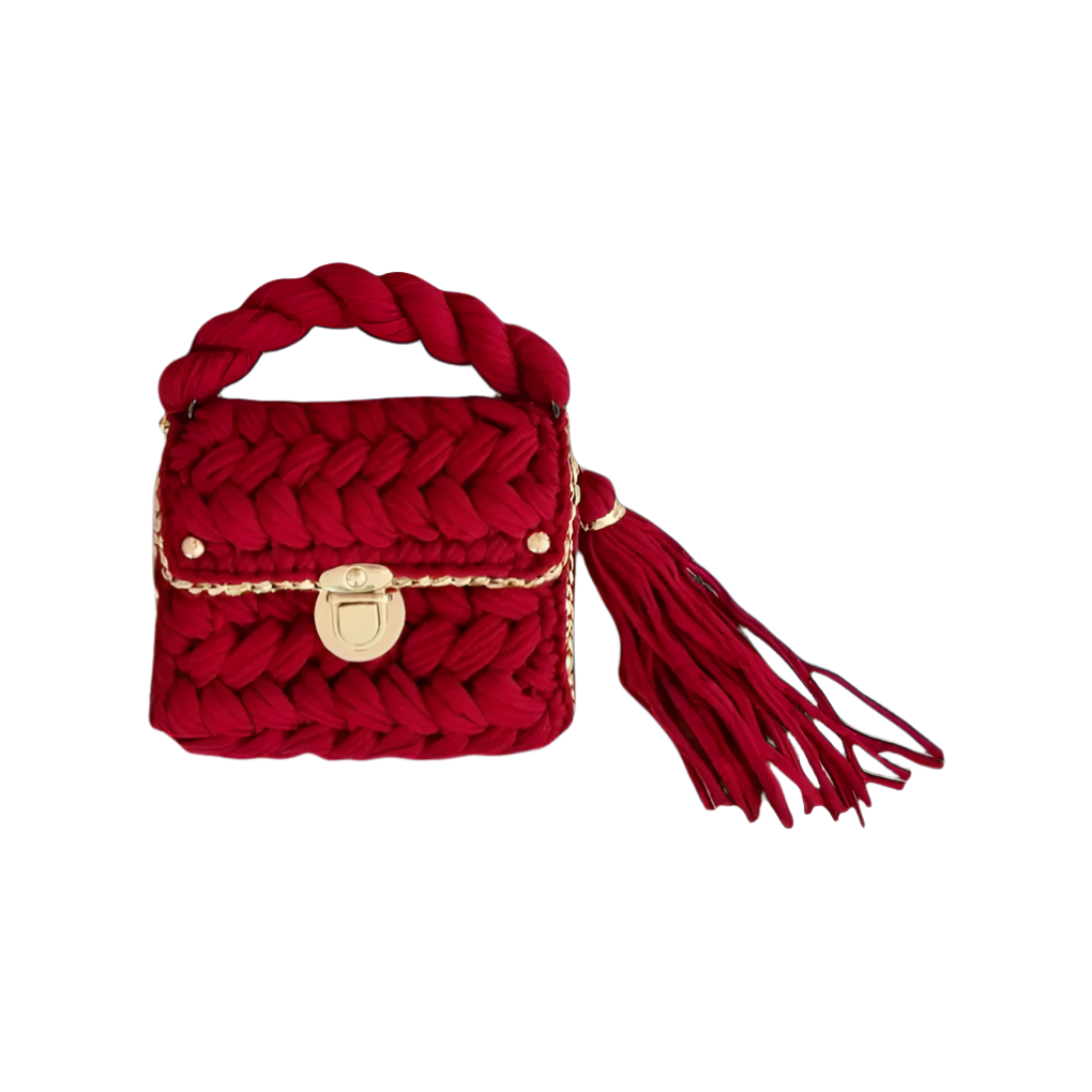Brunch at Tiffany’s Gleam Scarlet Ember: Deep red crochet handbag with gold shimmer edging and gold twist-lock clasp. Soft, structured texture and detachable chain strap.