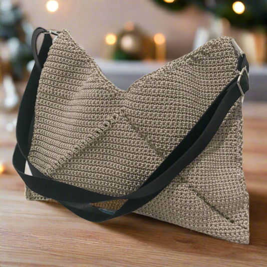 Love, Luxe & Milan - Shoulder bags, Handmade bags, Chic bags, Stylish bags, Elegant bags, Crossbody bags, Designer bags, Luxury bags, Fashion bags, Women's bags, Sustainable bags, Italian designer bags, French designer bags, Vintage handbags, Boho bags, Minimalist bags, Quilted bags, Personalized bags, Statement bags, Evening clutches, Eco-friendly bags, Handbags