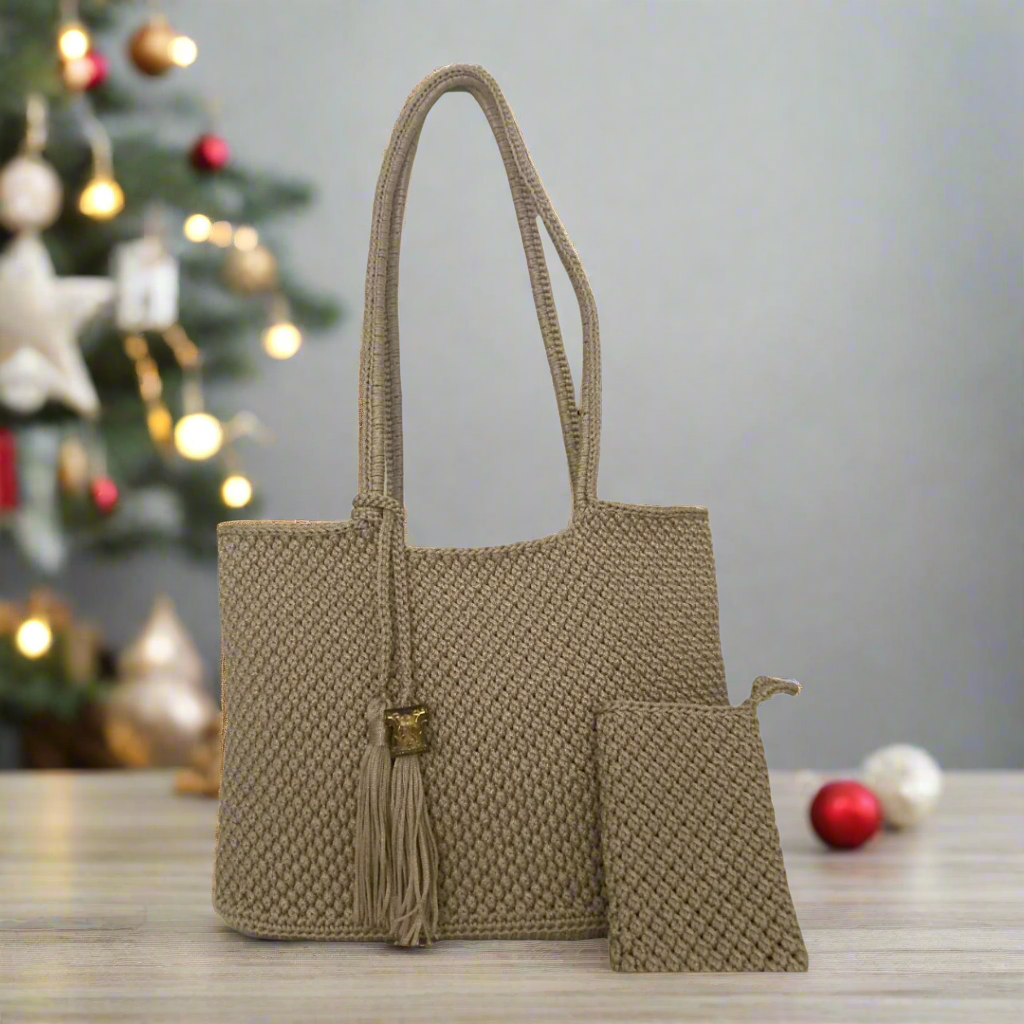 Love, Luxe & Milan - Shoulder bags, Handmade bags, Chic bags, Stylish bags, Elegant bags, Crossbody bags, Designer bags, Luxury bags, Fashion bags, Women's bags, Sustainable bags, Italian designer bags, French designer bags, Vintage handbags, Boho bags, Minimalist bags, Quilted bags, Personalized bags, Statement bags, Evening clutches, Eco-friendly bags, Handbags