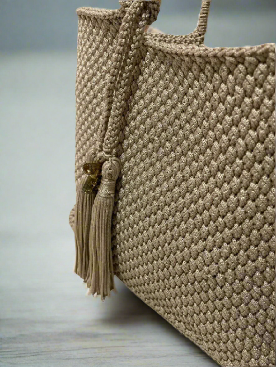 Love, Luxe & Milan - Shoulder bags, Handmade bags, Chic bags, Stylish bags, Elegant bags, Crossbody bags, Designer bags, Luxury bags, Fashion bags, Women's bags, Sustainable bags, Italian designer bags, French designer bags, Vintage handbags, Boho bags, Minimalist bags, Quilted bags, Personalized bags, Statement bags, Evening clutches, Eco-friendly bags, Handbags