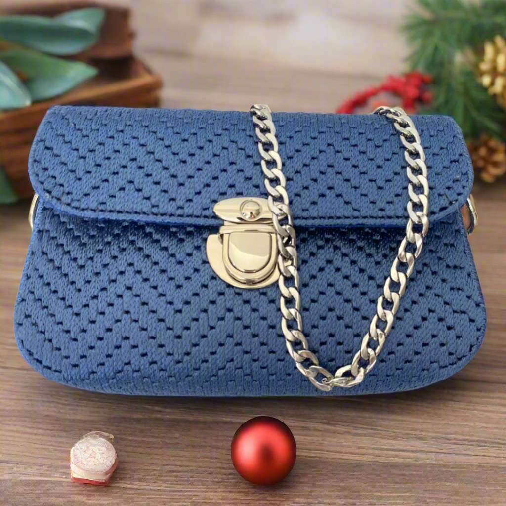 Queen & the City - Shoulder bags, Handmade bags, Chic bags, Stylish bags, Elegant bags, Crossbody bags, Designer bags, Luxury bags, Fashion bags, Women's bags, Sustainable bags, Italian designer bags, French designer bags, Vintage handbags, Boho bags, Minimalist bags, Quilted bags, Personalized bags, Statement bags, Evening clutches, Eco-friendly bags, Handbags, Blue Bags, Wedding Bags